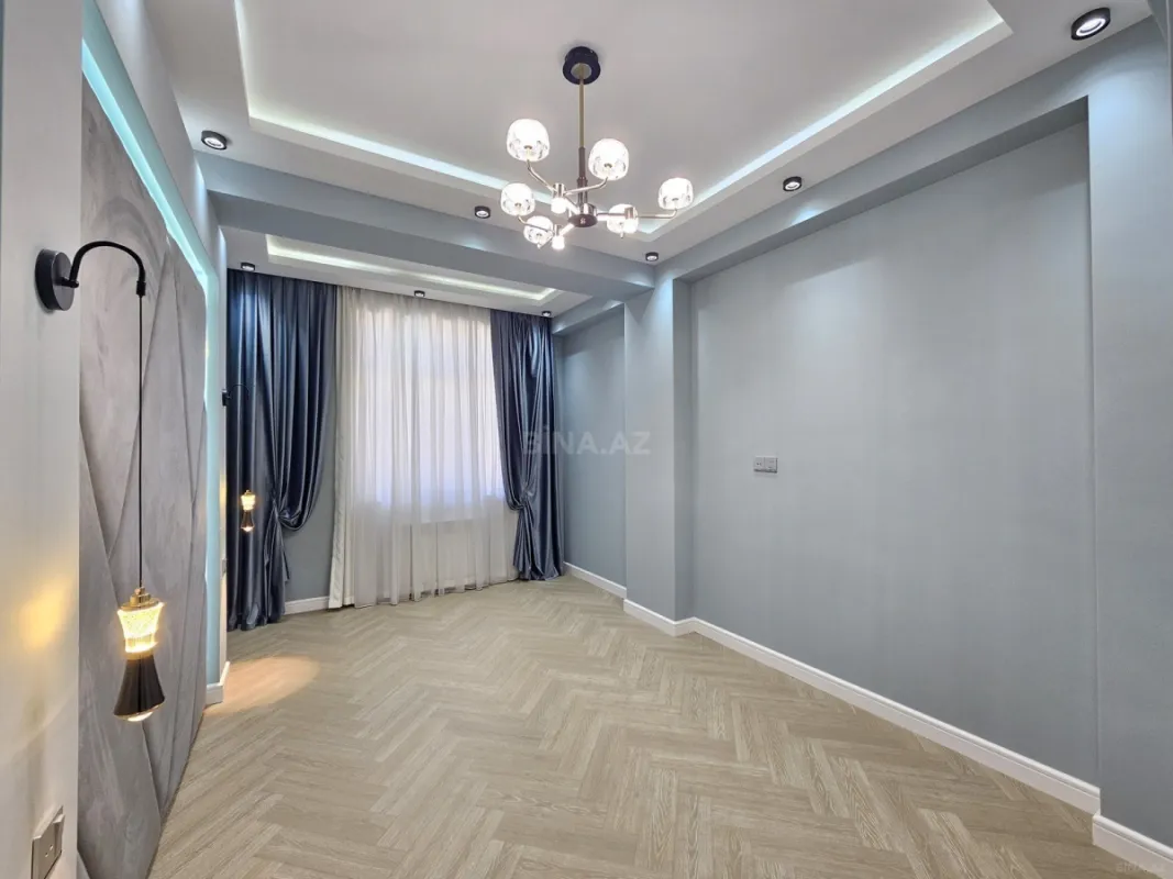 Satılır 4 otaqlı mənzil 134 m²