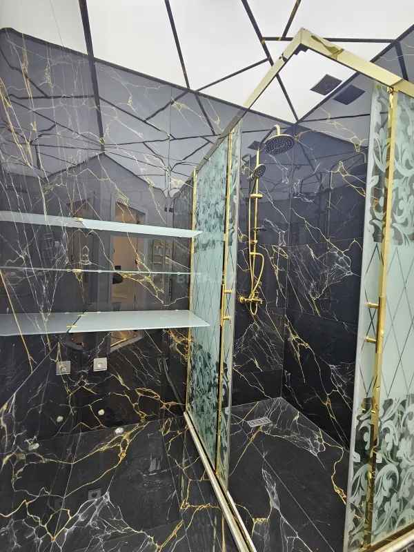 Satılır 4 otaqlı mənzil 134 m²