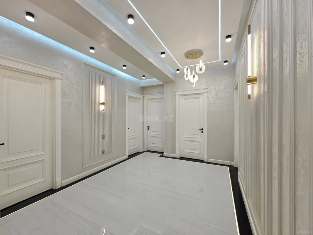 Satılır 4 otaqlı mənzil 134 m²