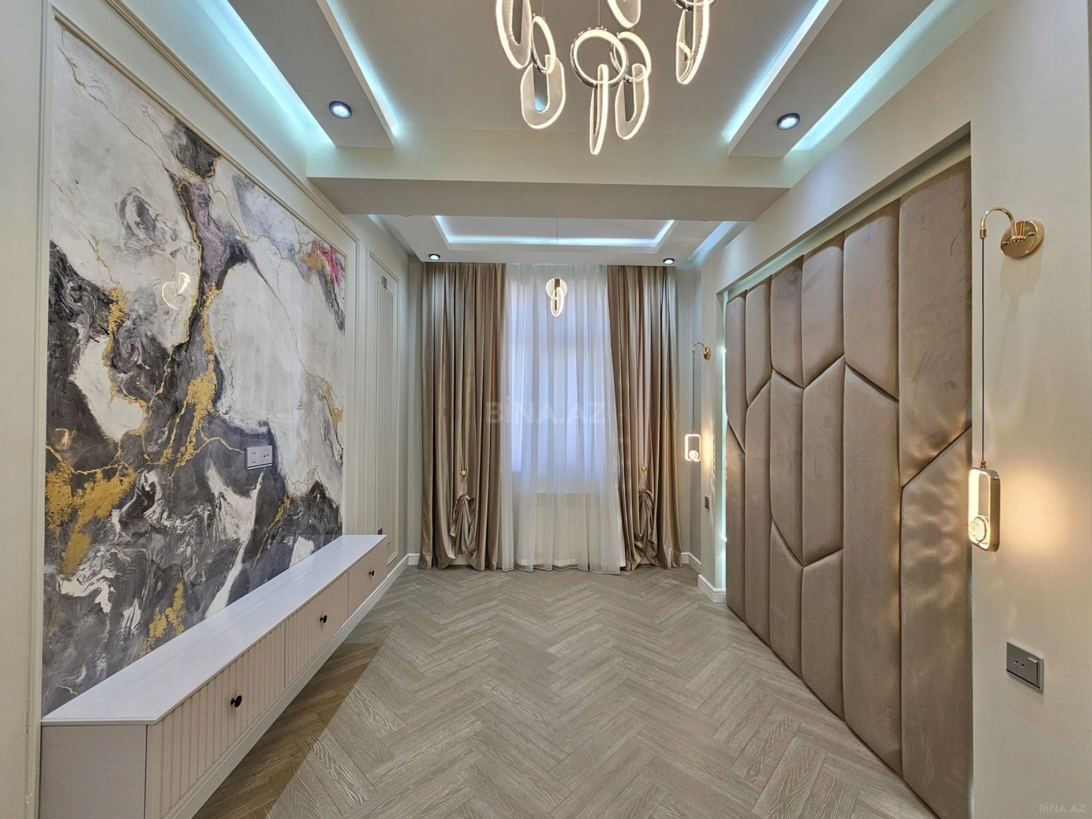 Satılır 4 otaqlı mənzil 134 m²