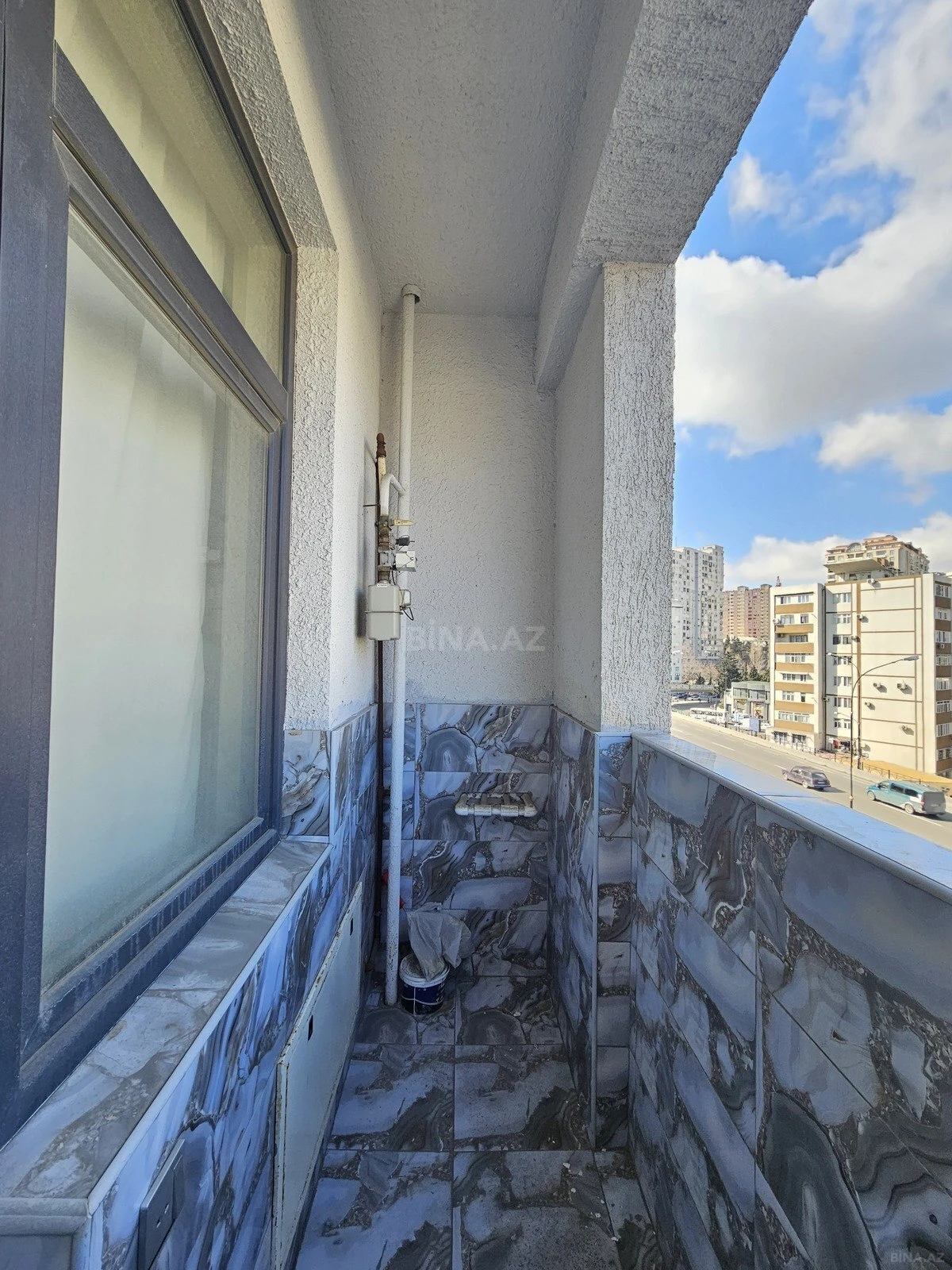 Satılır 4 otaqlı mənzil 134 m²