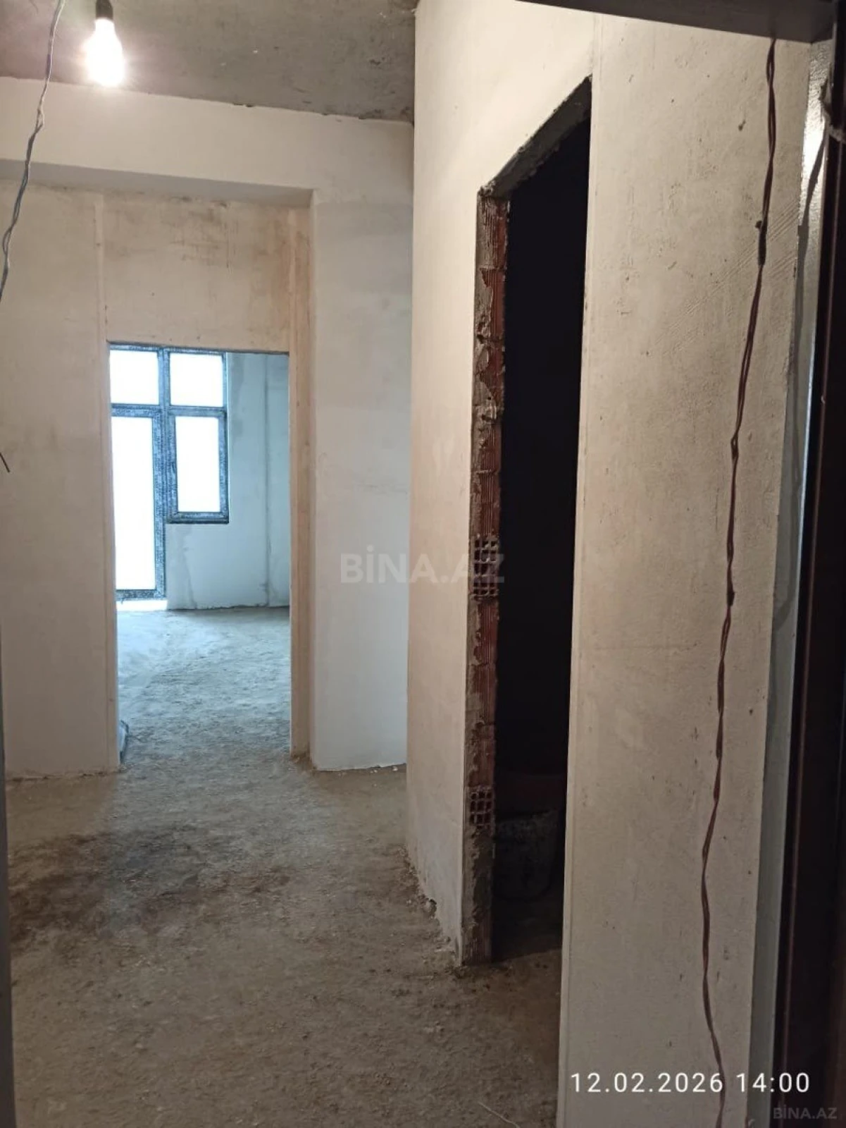 Satılır 2 otaqlı mənzil 76 m²