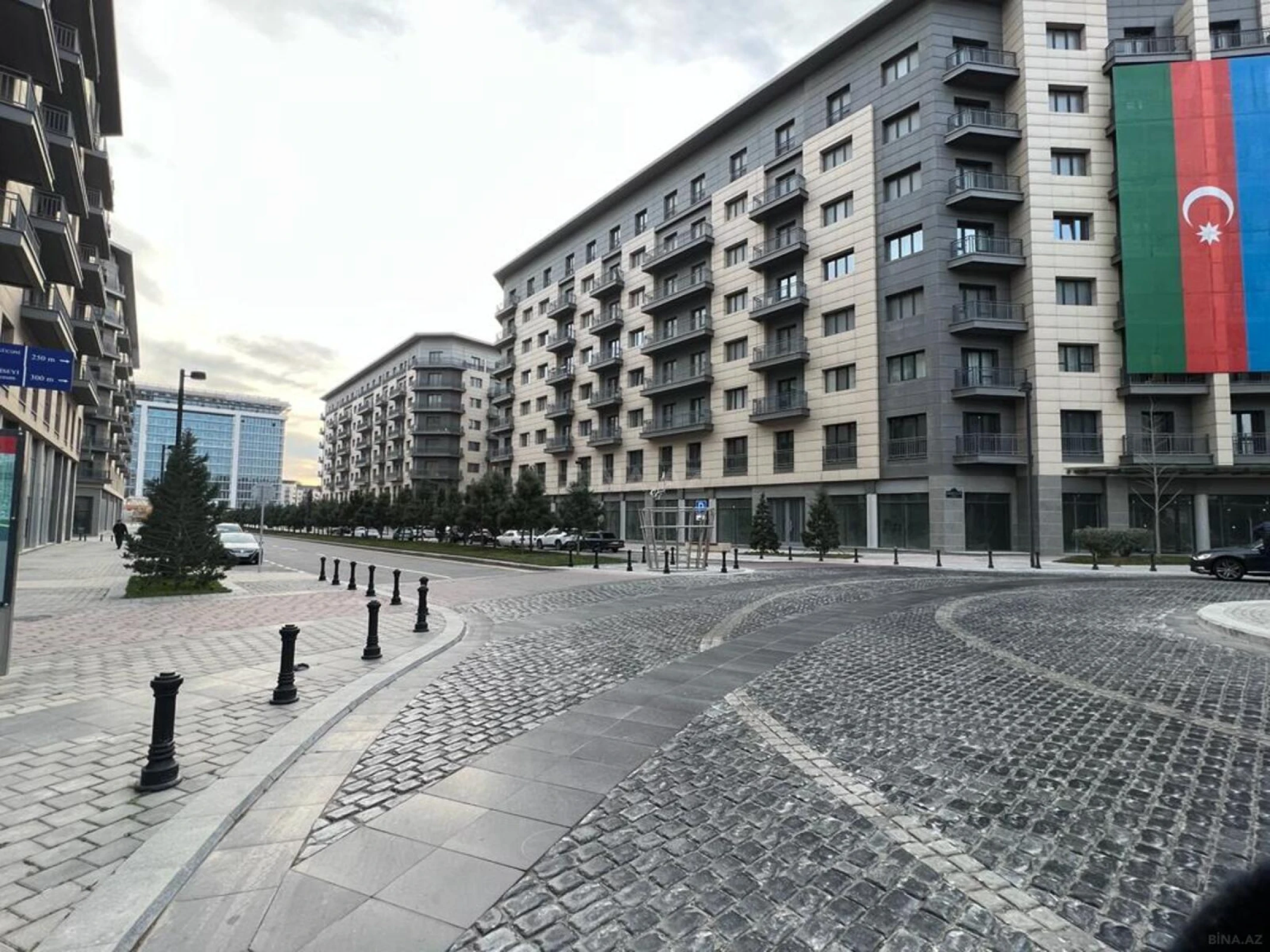 Satılır 3 otaqlı mənzil 146 m²