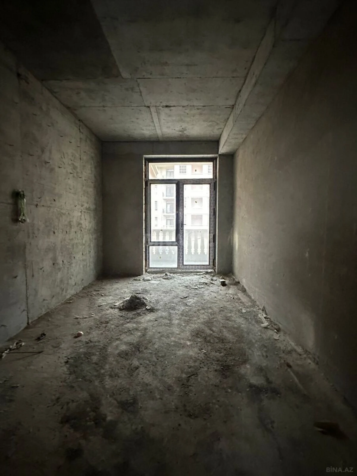 Satılır 3 otaqlı mənzil 146 m²