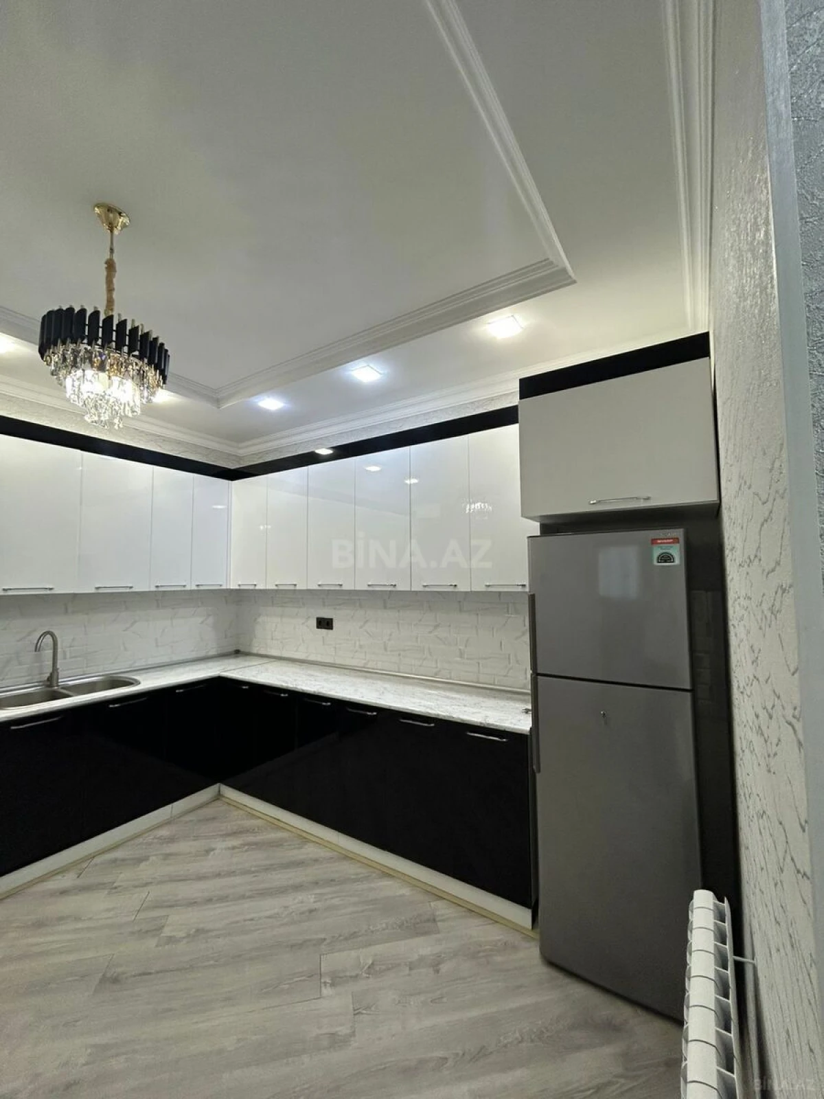 Satılır 2 otaqlı mənzil 90 m²