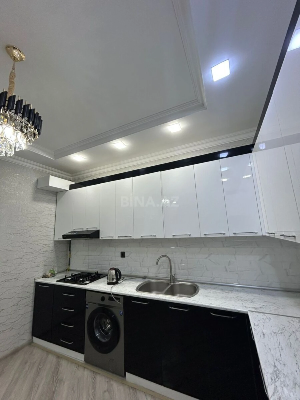 Satılır 2 otaqlı mənzil 90 m²