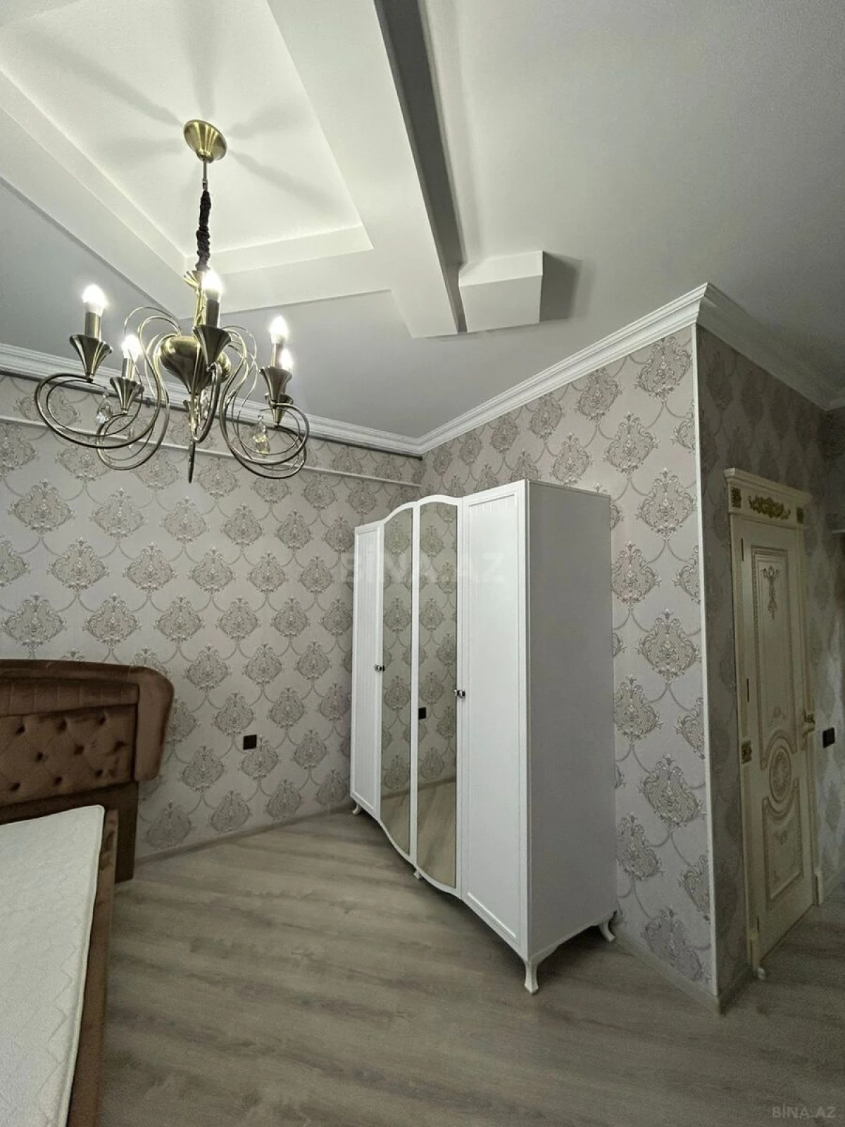 Satılır 2 otaqlı mənzil 90 m²