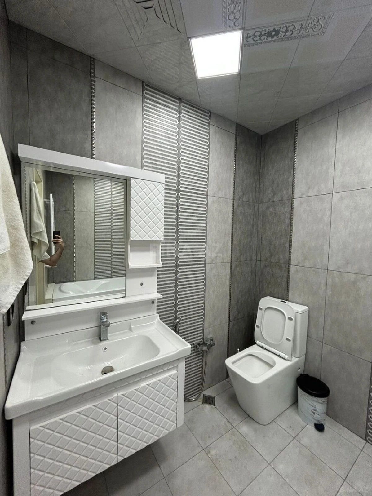 Satılır 2 otaqlı mənzil 90 m²