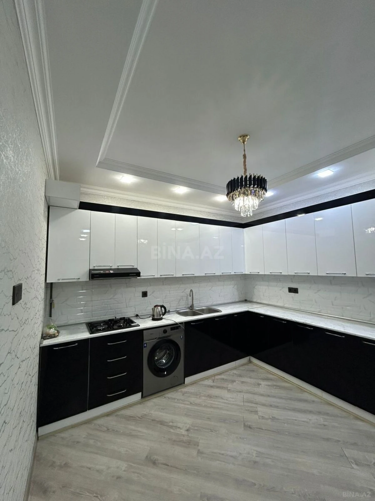 Satılır 2 otaqlı mənzil 90 m²