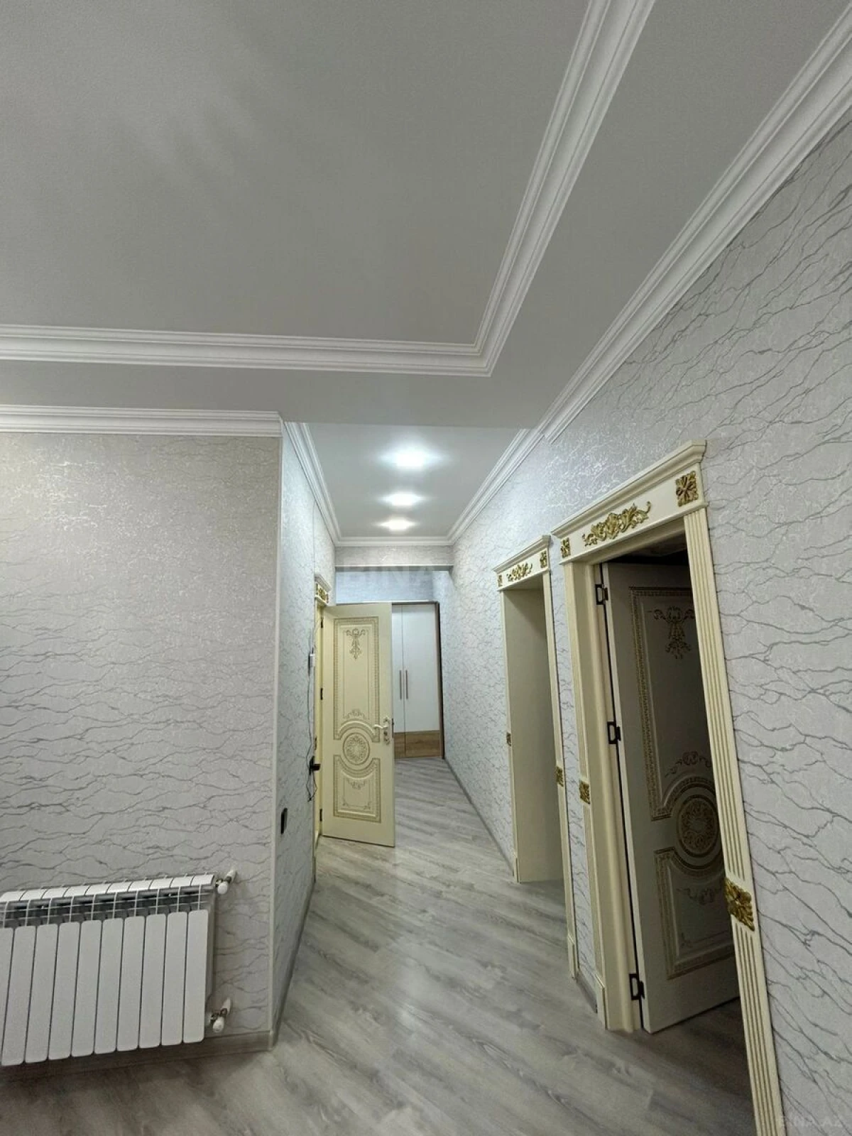 Satılır 2 otaqlı mənzil 90 m²