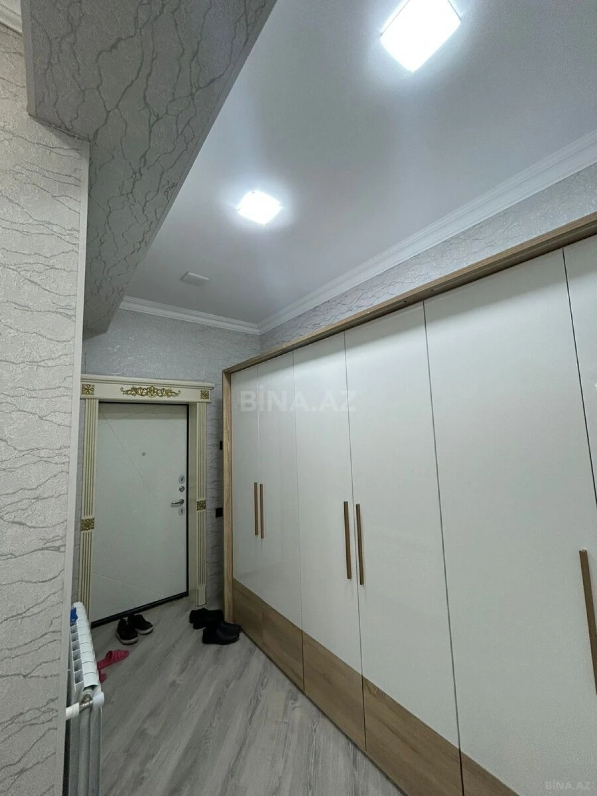 Satılır 2 otaqlı mənzil 90 m²