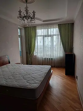 Kirayə verilir 3 otaqlı mənzil 135 m²