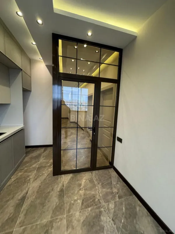 Satılır 3 otaqlı mənzil 135 m²