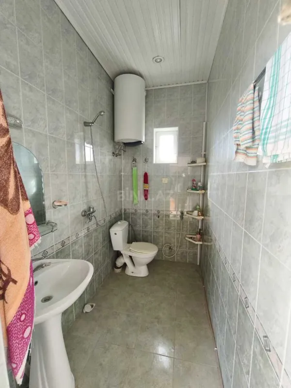 Satılır 5 otaqlı həyət evi 200 m²