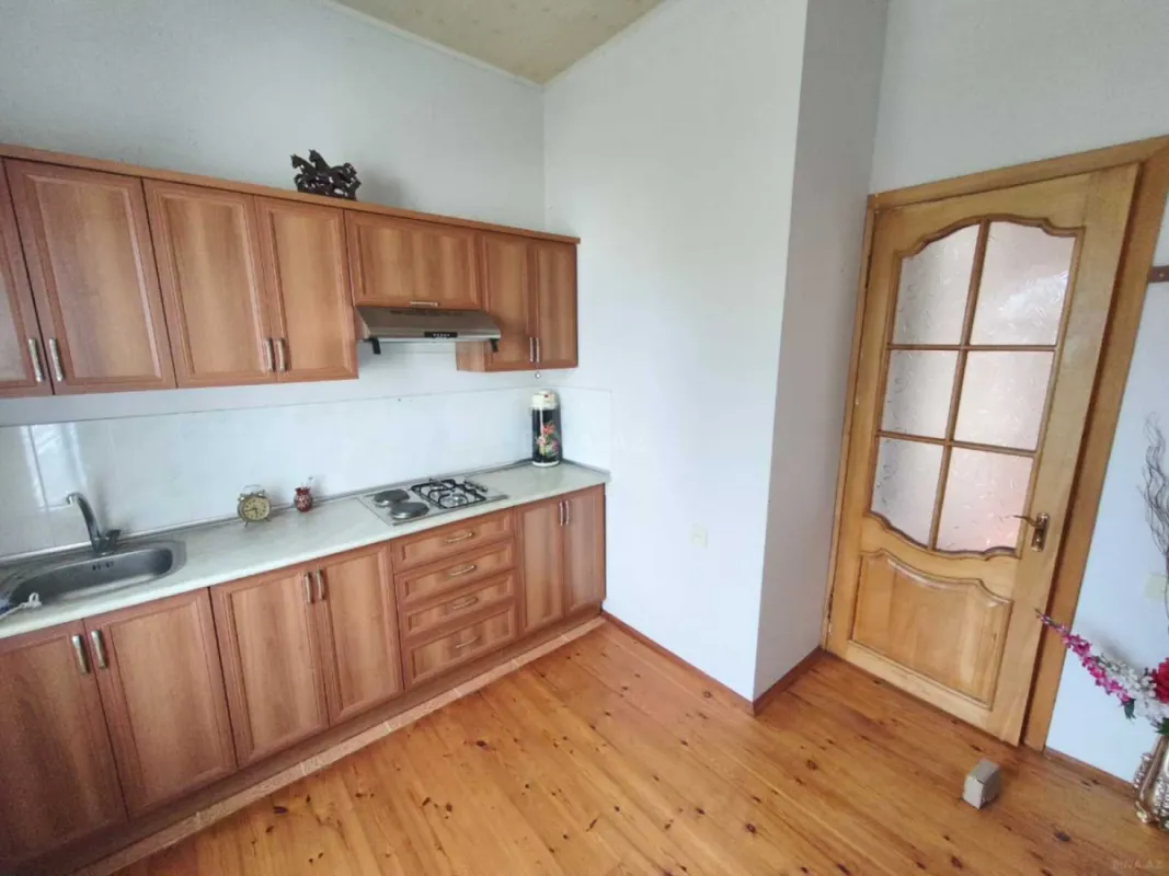 Satılır 5 otaqlı həyət evi 200 m²