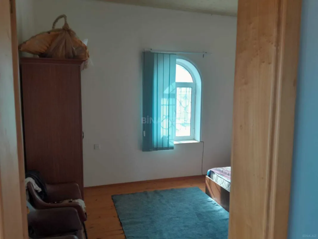 Satılır 5 otaqlı həyət evi 200 m²
