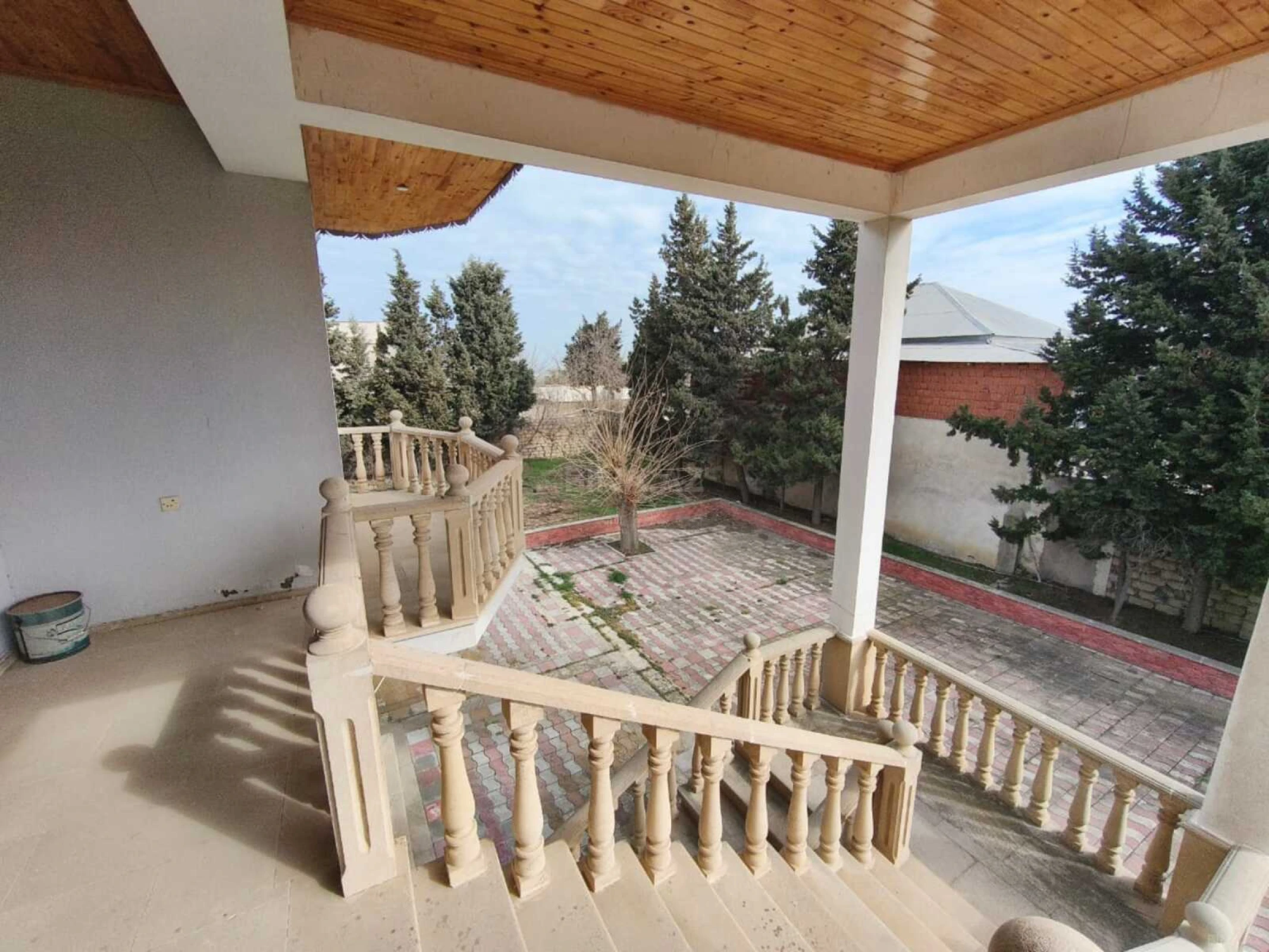 Satılır 5 otaqlı həyət evi 200 m²