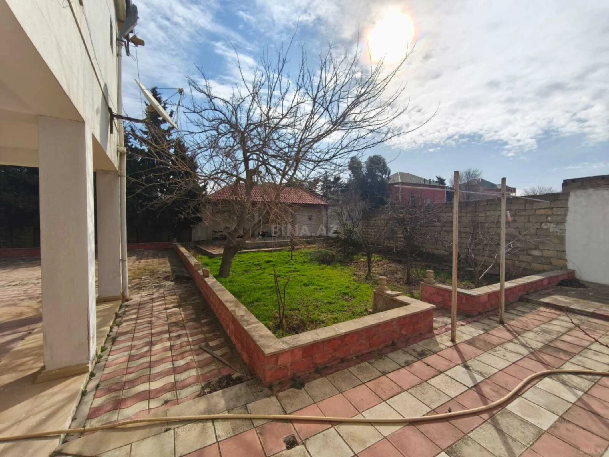 Satılır 5 otaqlı həyət evi 200 m²