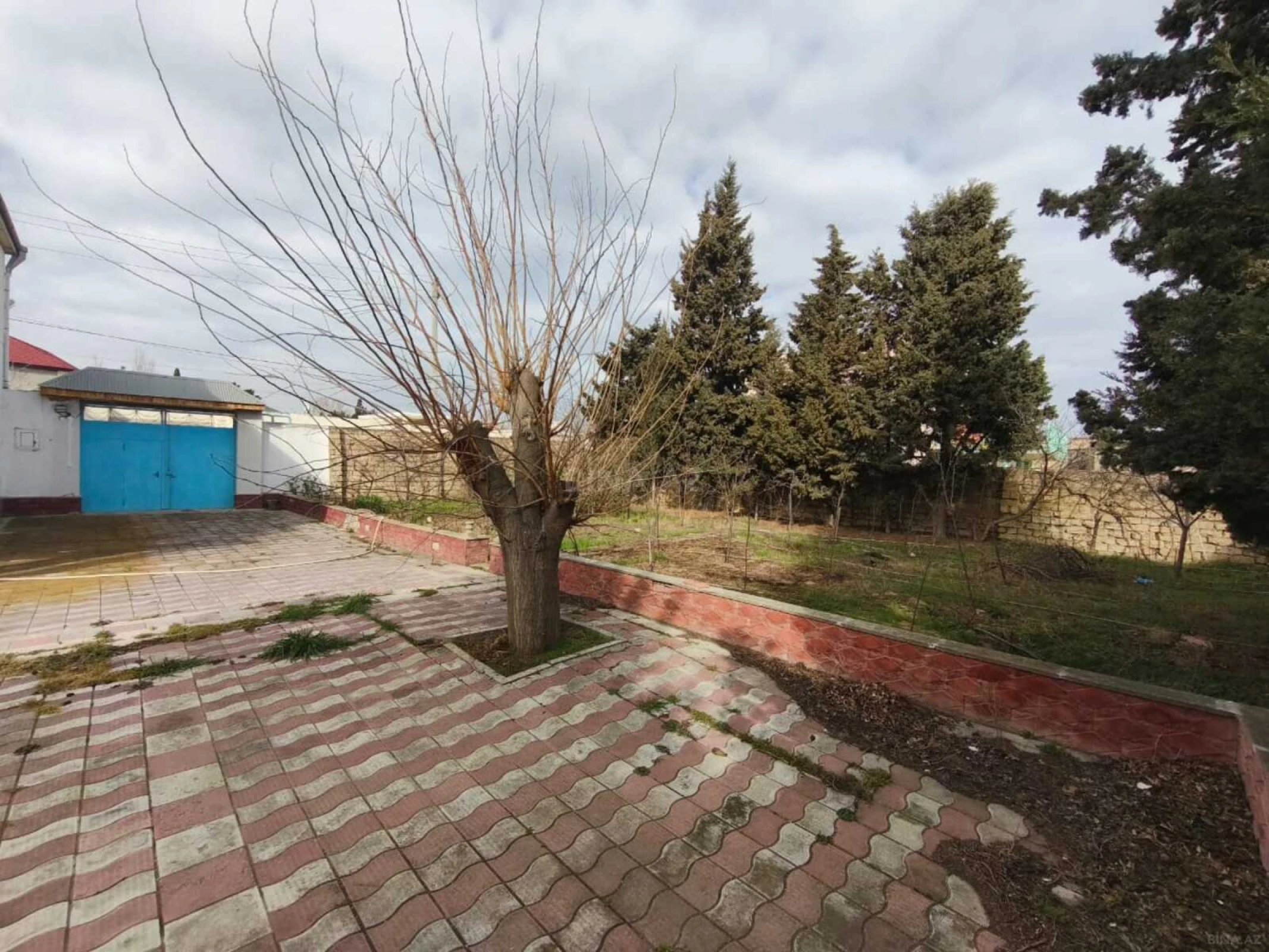 Satılır 5 otaqlı həyət evi 200 m²