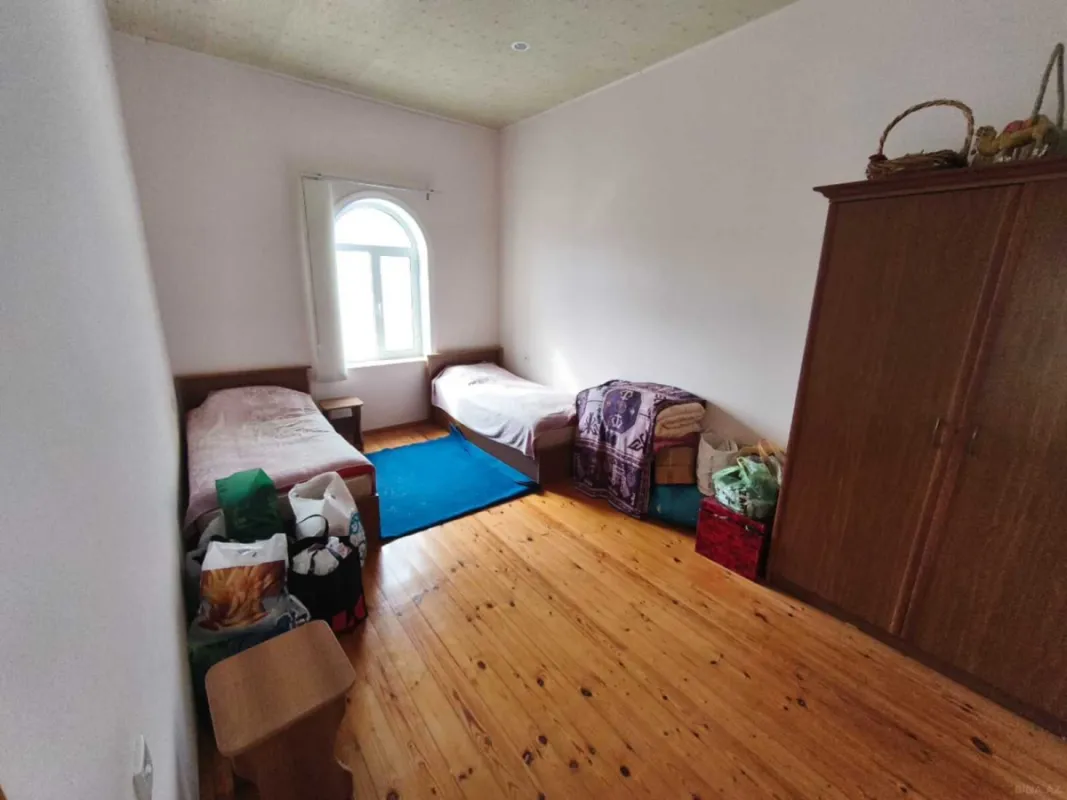 Satılır 5 otaqlı həyət evi 200 m²