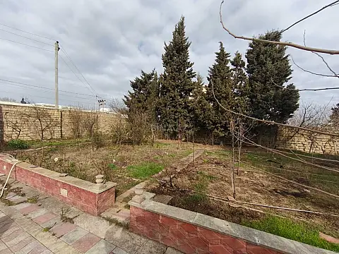 Satılır 5 otaqlı həyət evi 200 m²