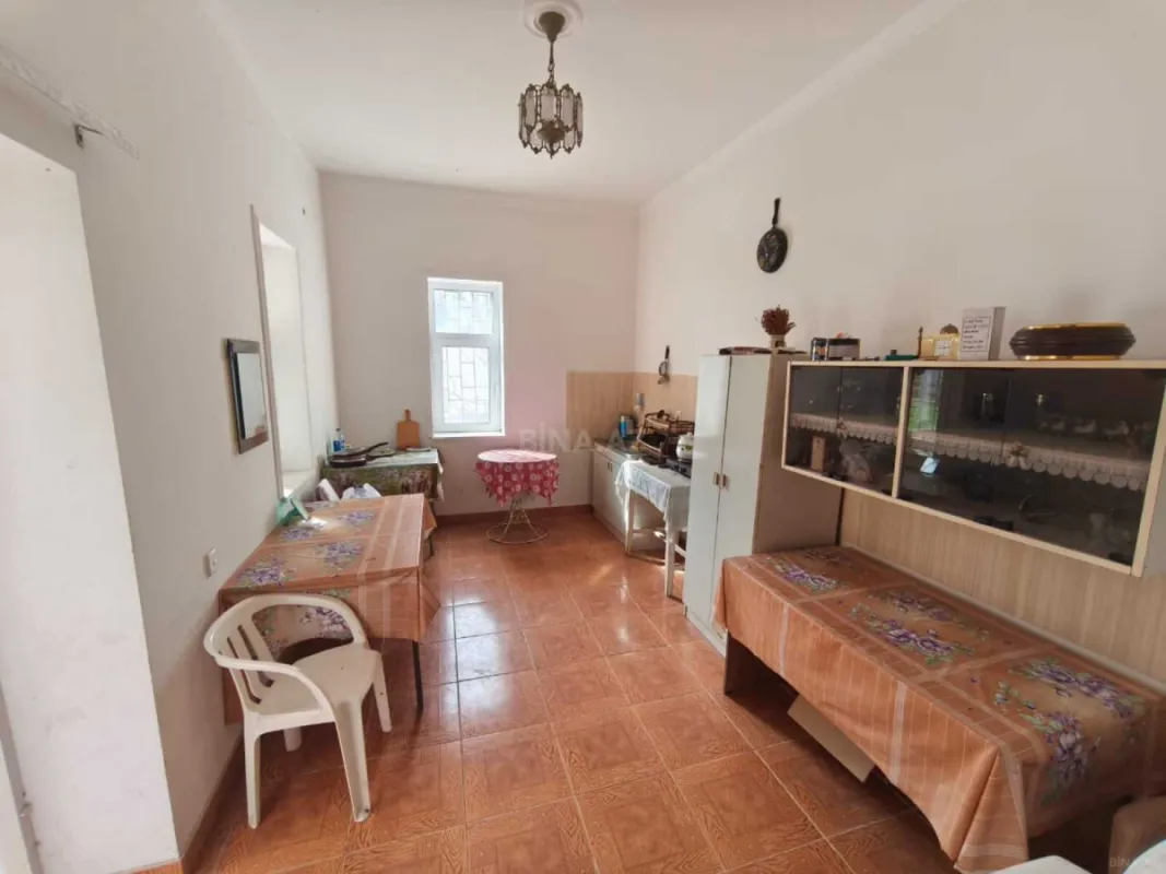 Satılır 5 otaqlı həyət evi 200 m²