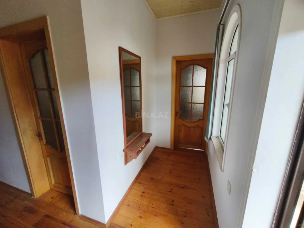 Satılır 5 otaqlı həyət evi 200 m²