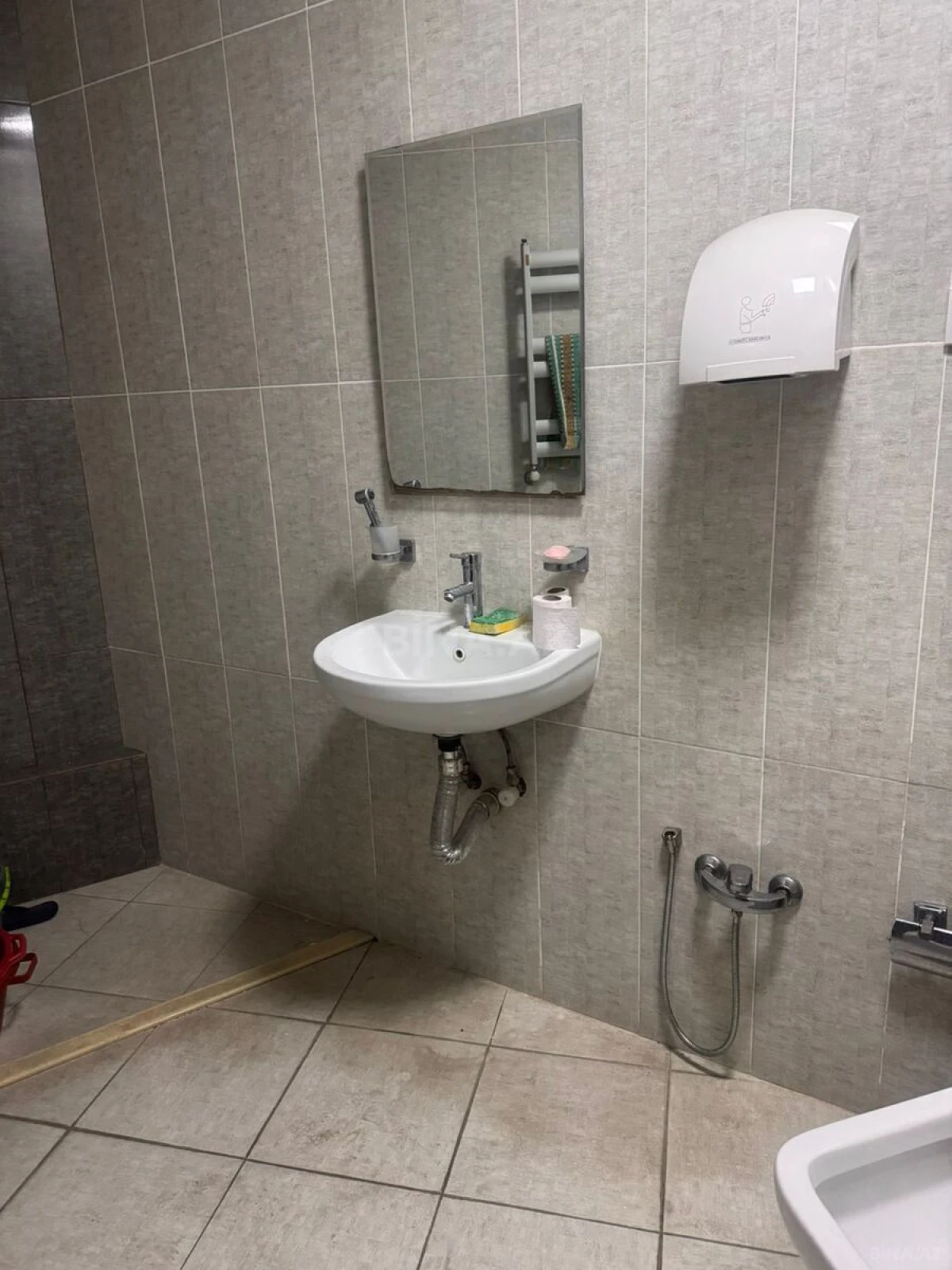 Kirayə verilir 2 otaqlı ofis 50 m²