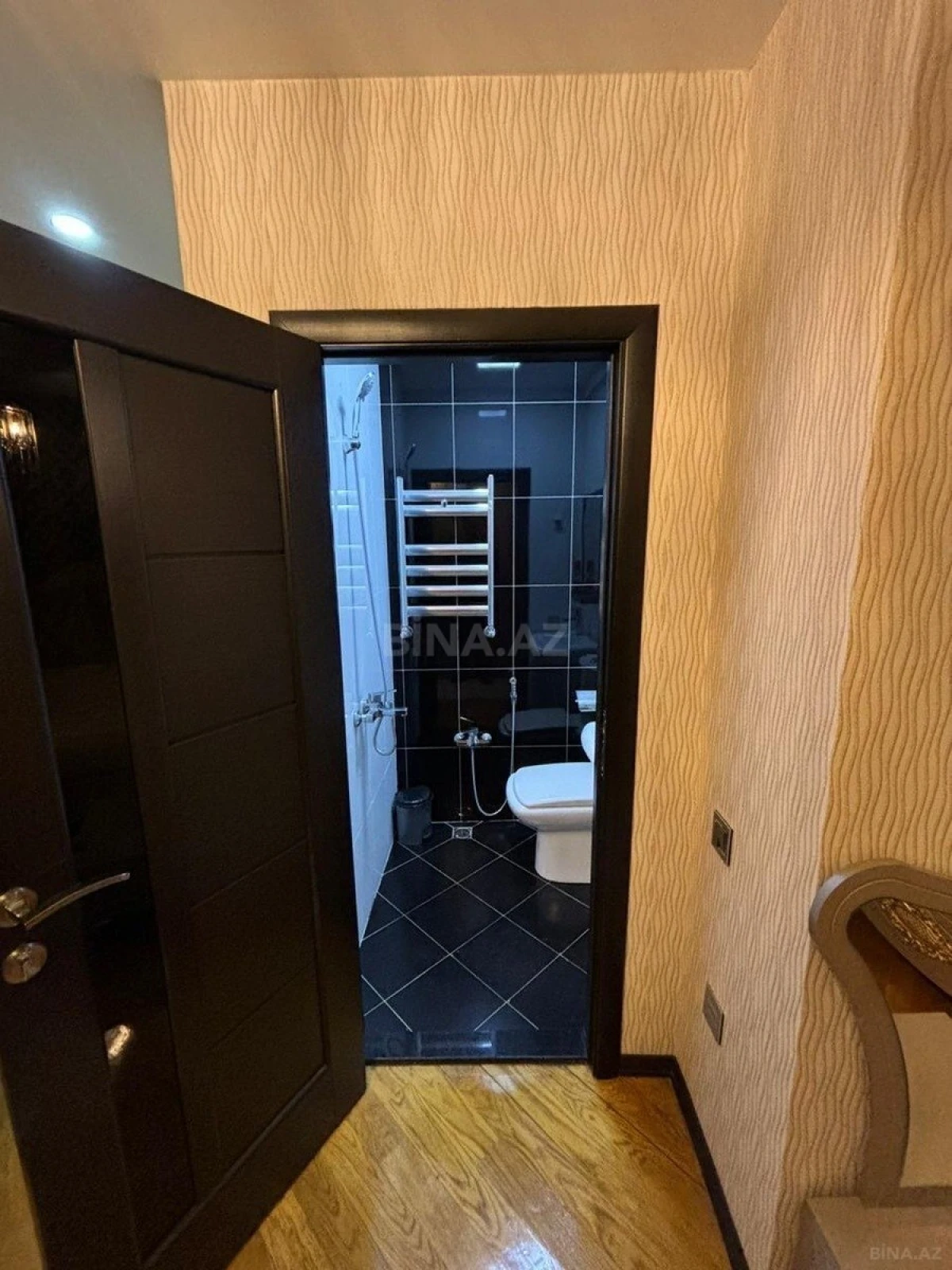 Kirayə verilir 3 otaqlı mənzil 118 m²