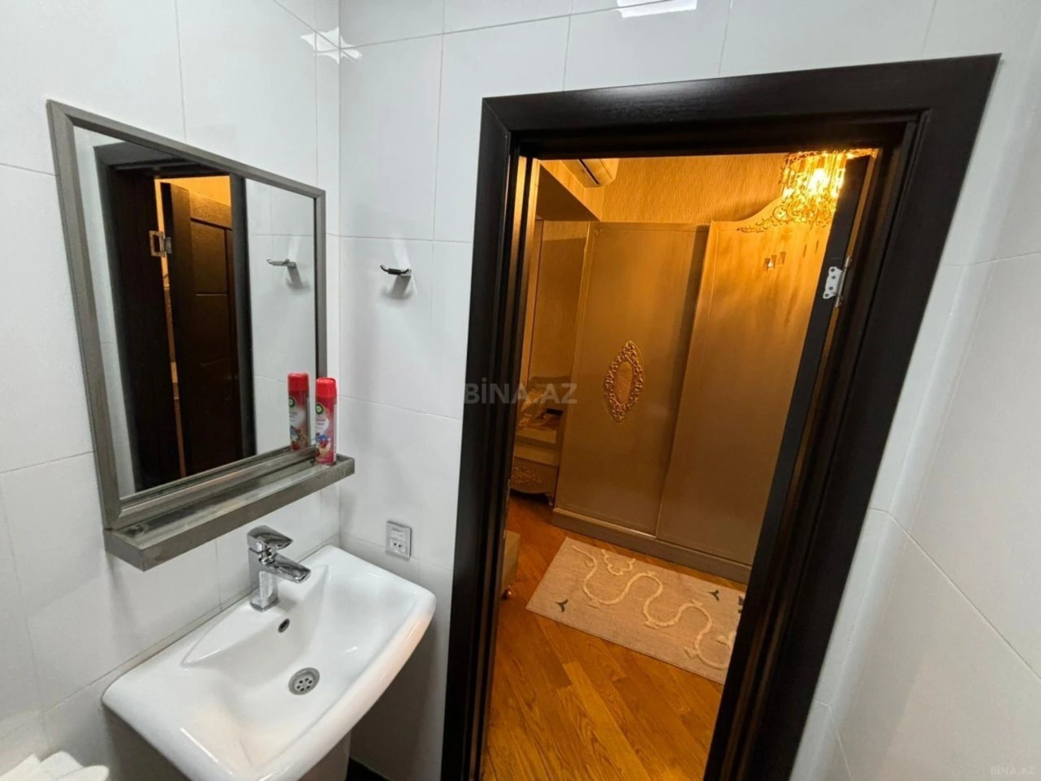 Kirayə verilir 3 otaqlı mənzil 118 m²