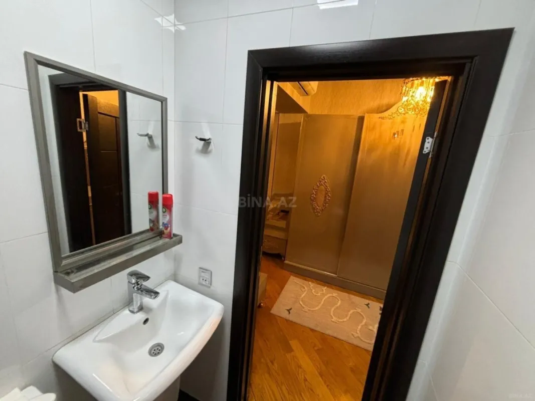 Kirayə verilir 3 otaqlı mənzil 118 m²