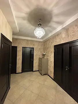 Kirayə verilir 3 otaqlı mənzil 118 m²