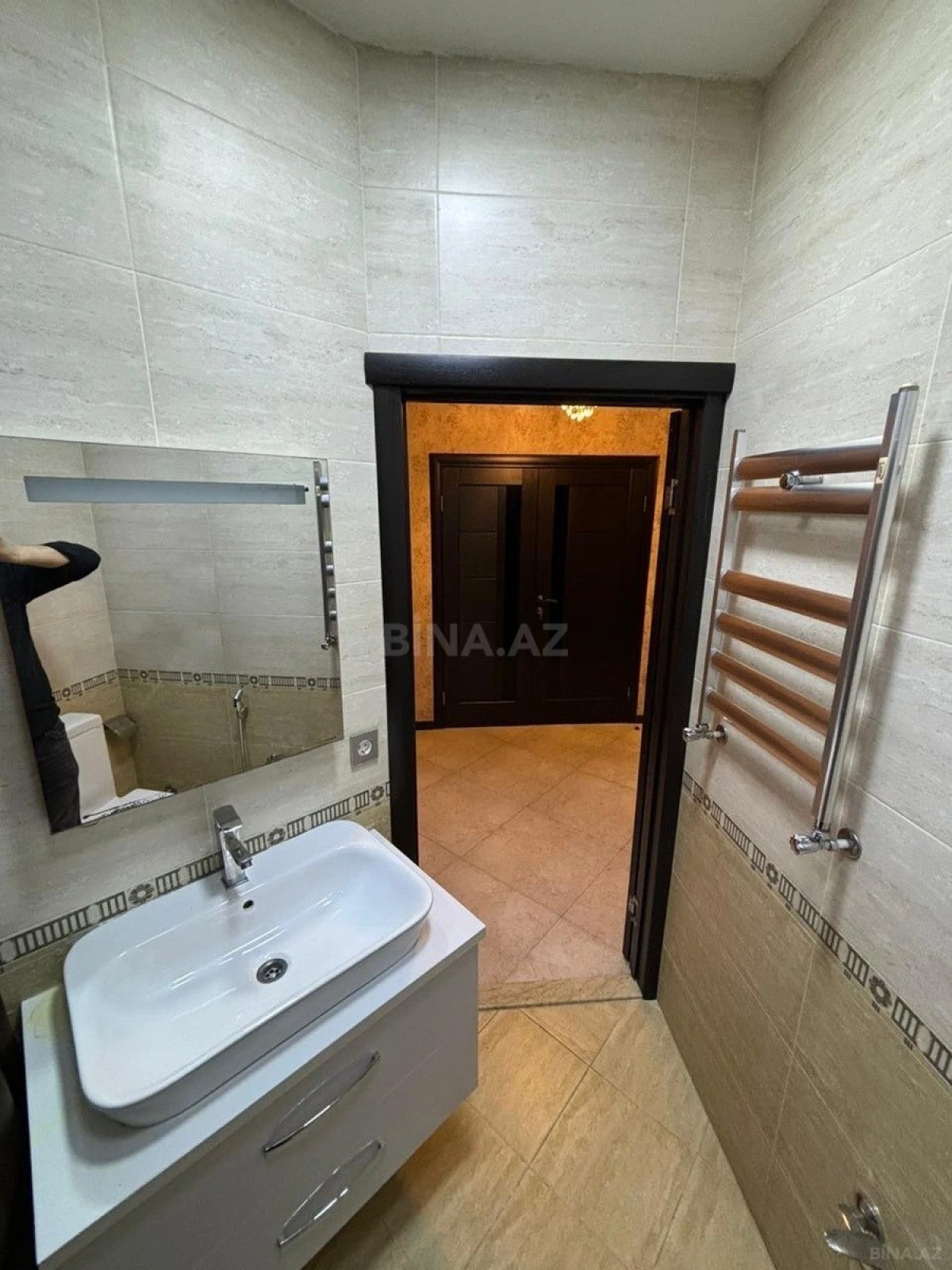 Kirayə verilir 3 otaqlı mənzil 118 m²