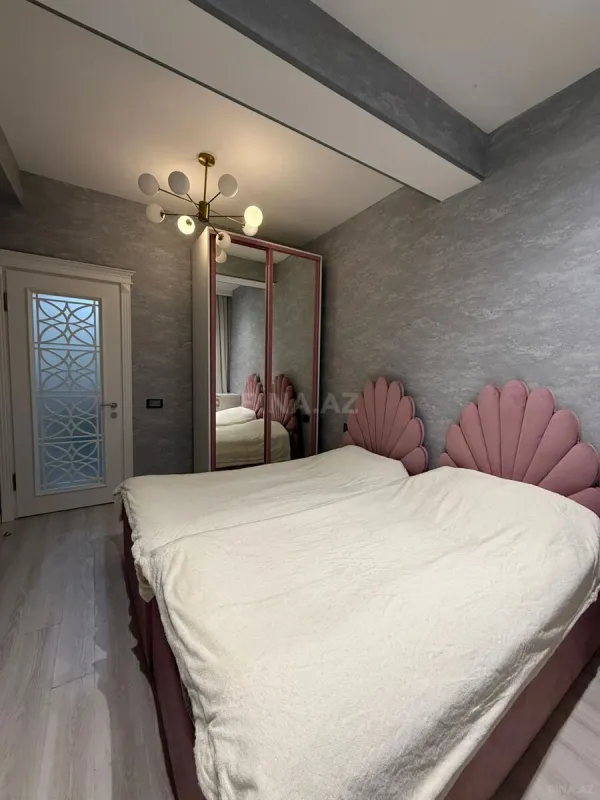 Satılır 2 otaqlı mənzil 74 m²