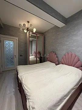 Satılır 2 otaqlı mənzil 74 m²