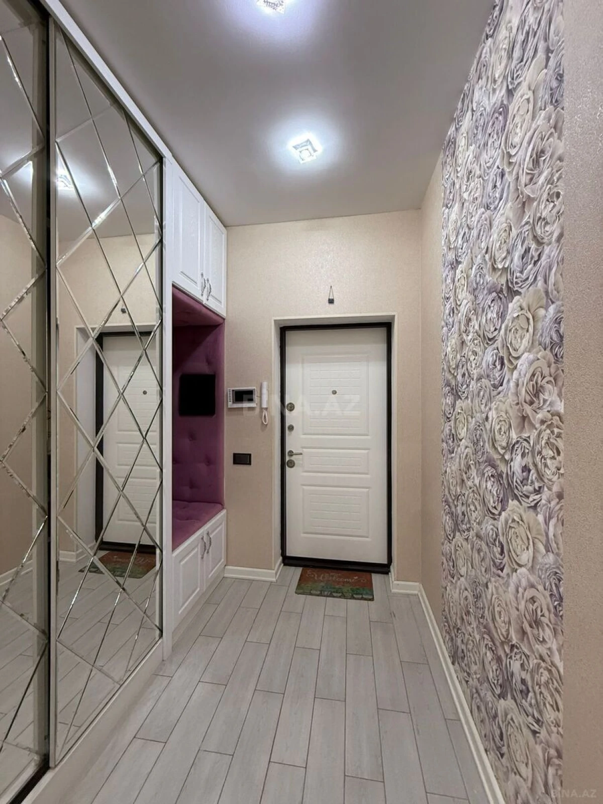 Satılır 2 otaqlı mənzil 74 m²