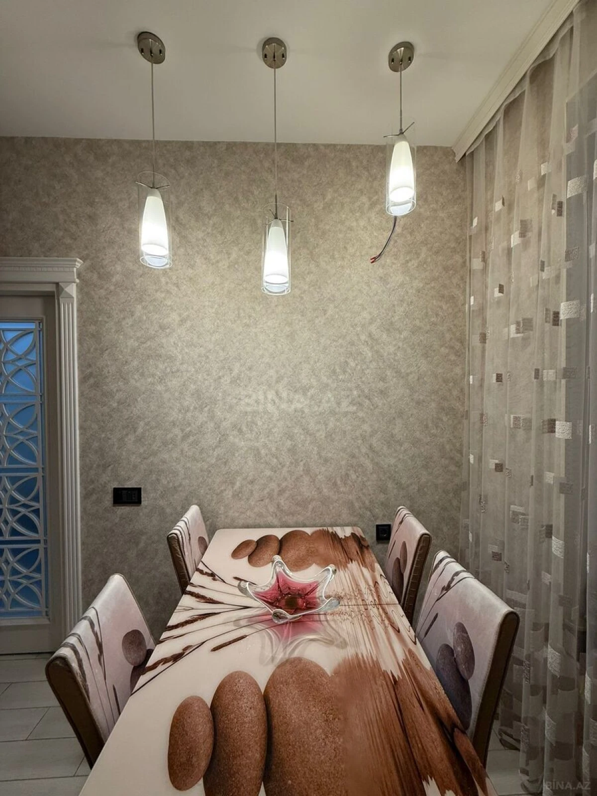 Satılır 2 otaqlı mənzil 74 m²