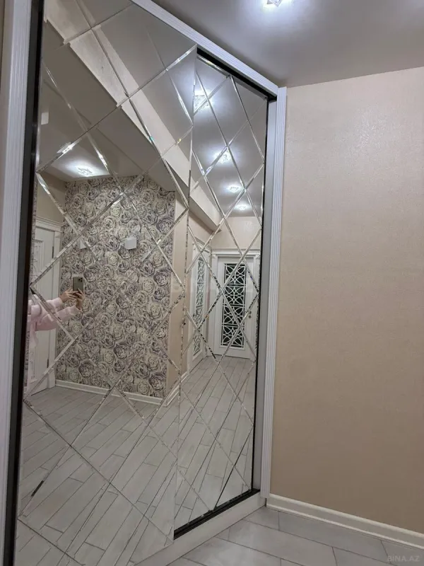 Satılır 2 otaqlı mənzil 74 m²