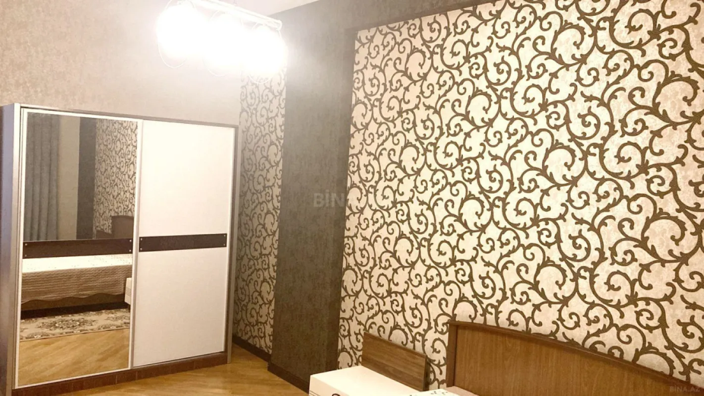 Kirayə verilir 3 otaqlı mənzil 140 m²