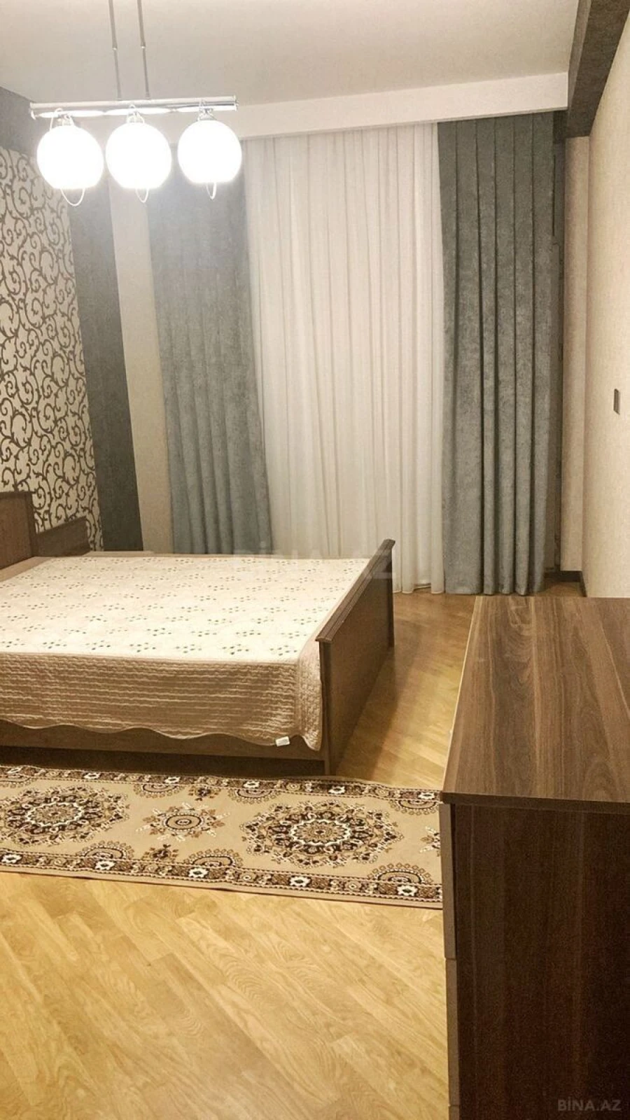 Kirayə verilir 3 otaqlı mənzil 140 m²