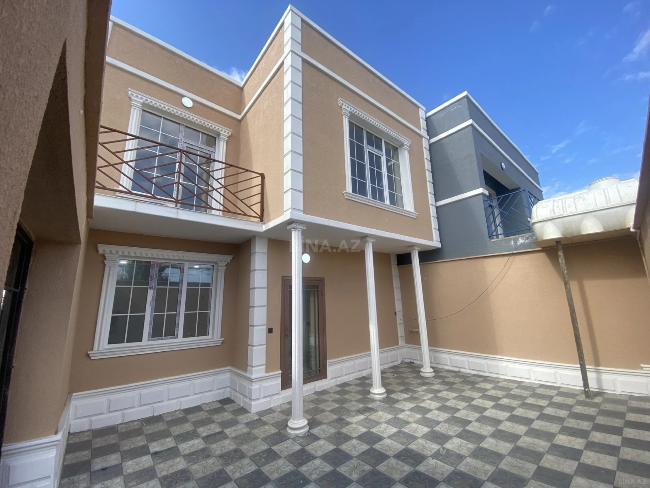 Satılır 4 otaqlı həyət evi 140 m²