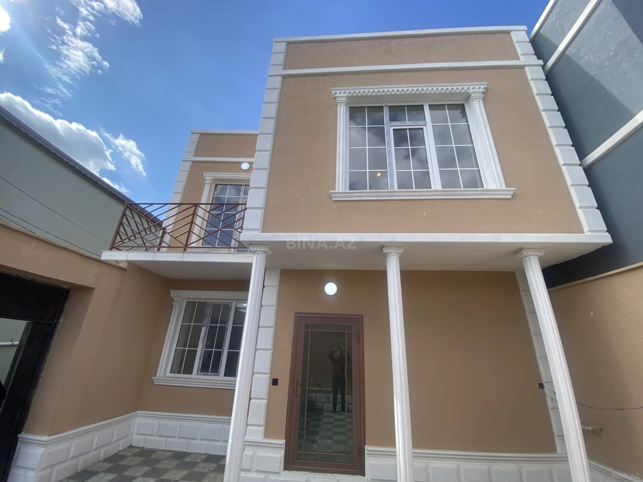 Satılır 4 otaqlı həyət evi 140 m²