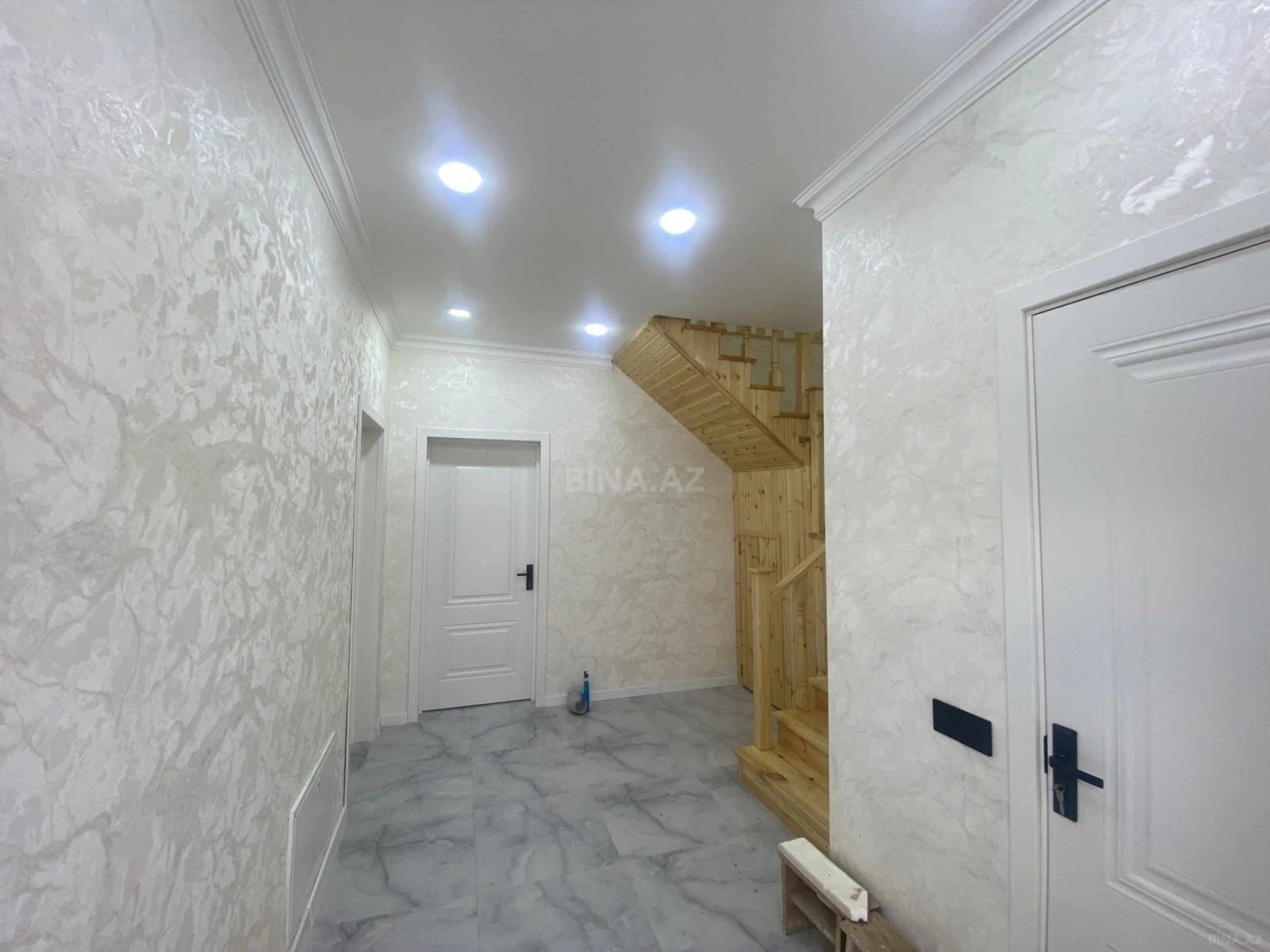 Satılır 4 otaqlı həyət evi 140 m²
