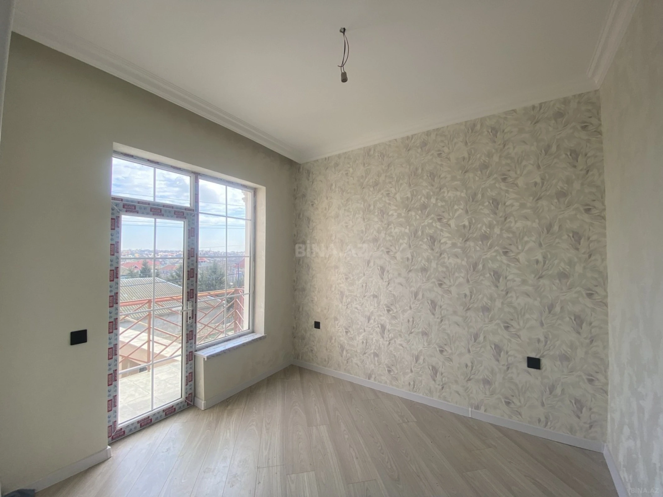 Satılır 4 otaqlı həyət evi 140 m²