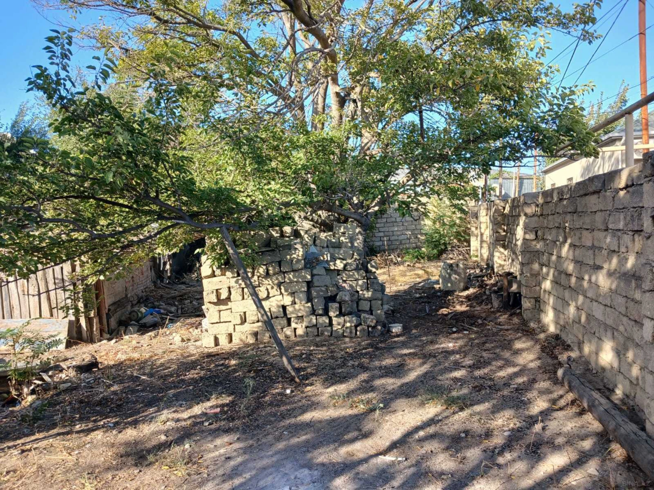 Satılır torpaq sahəsi 8 m²