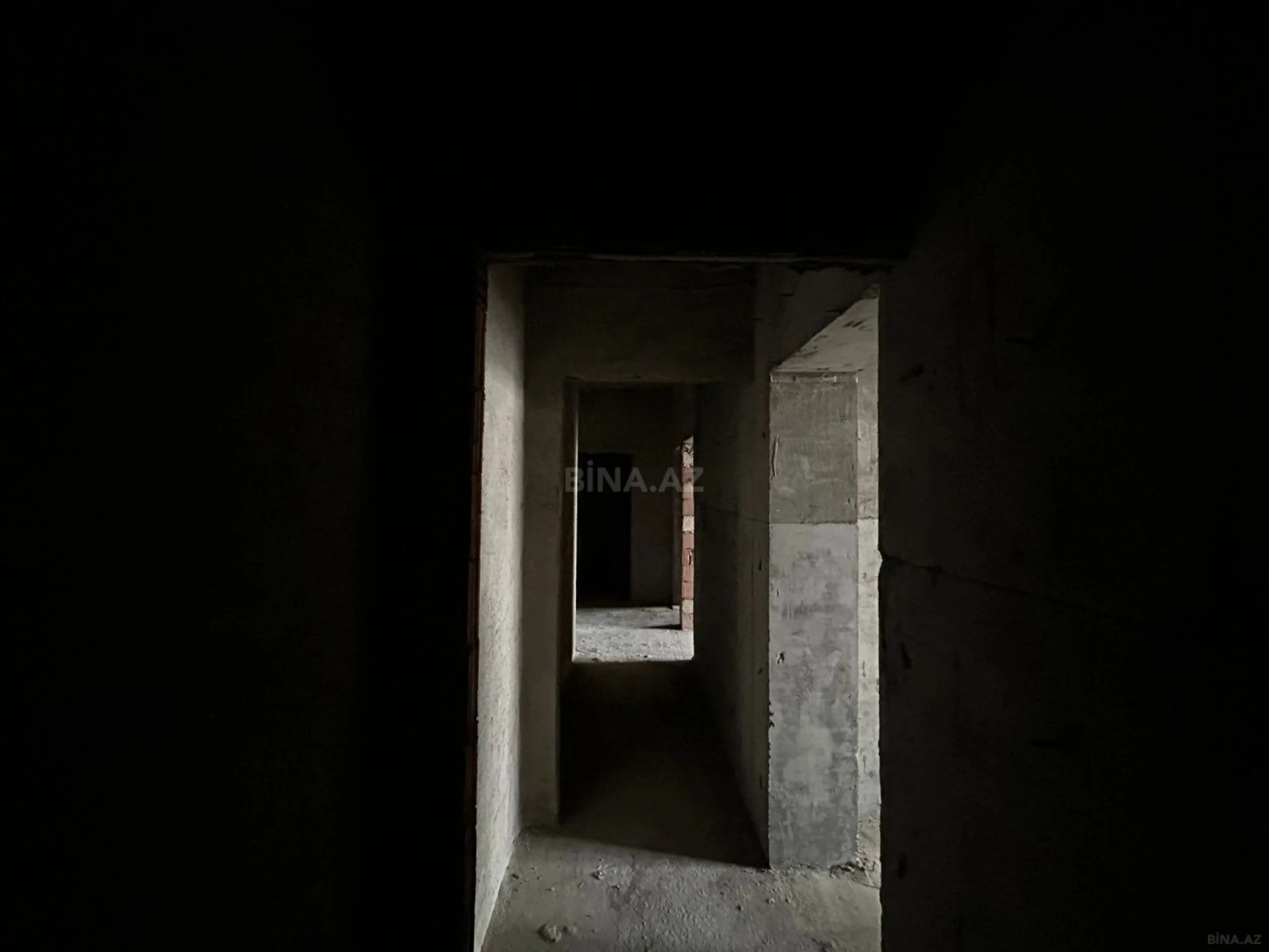 Satılır 3 otaqlı mənzil 104 m²