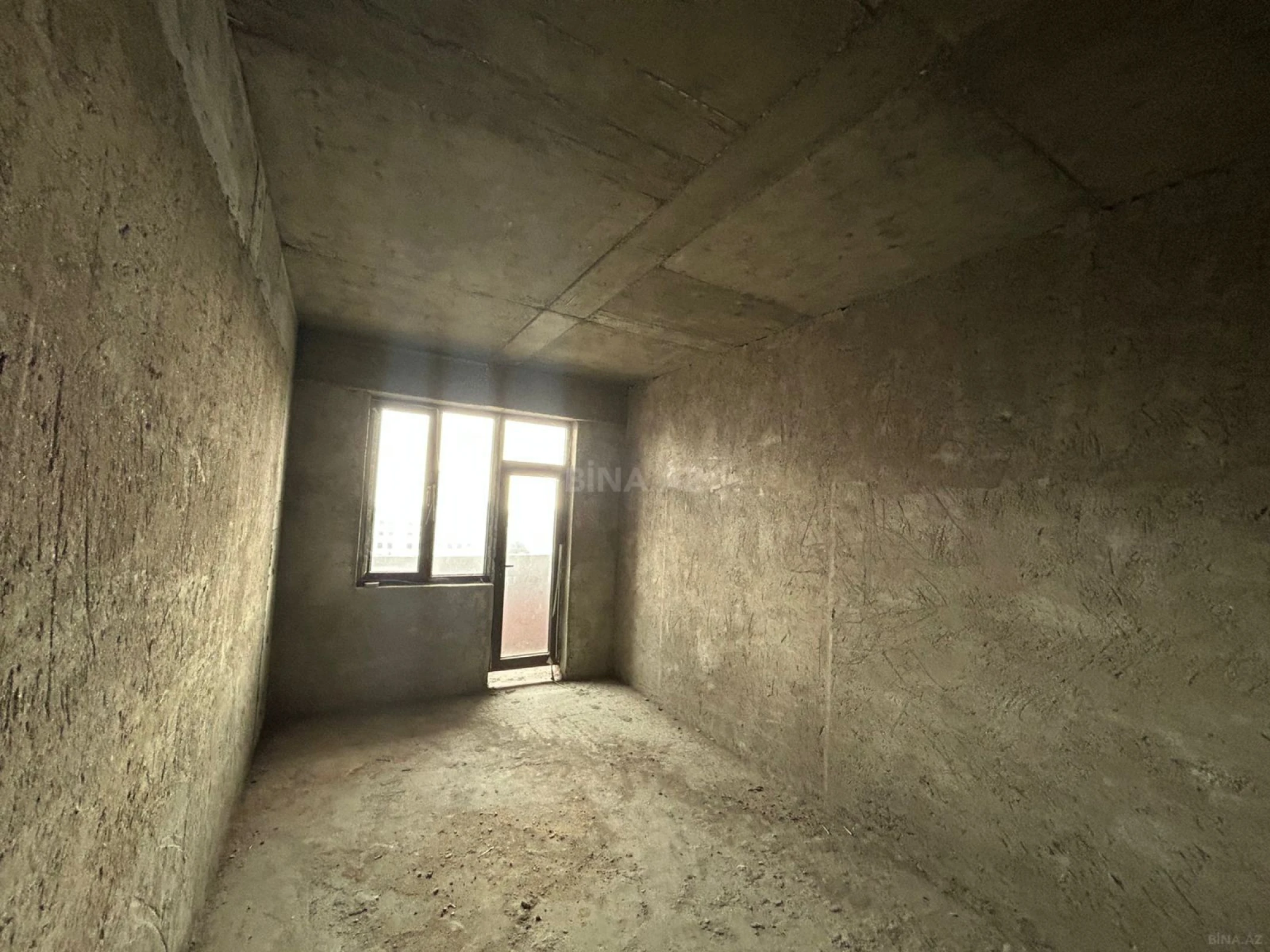 Satılır 3 otaqlı mənzil 104 m²