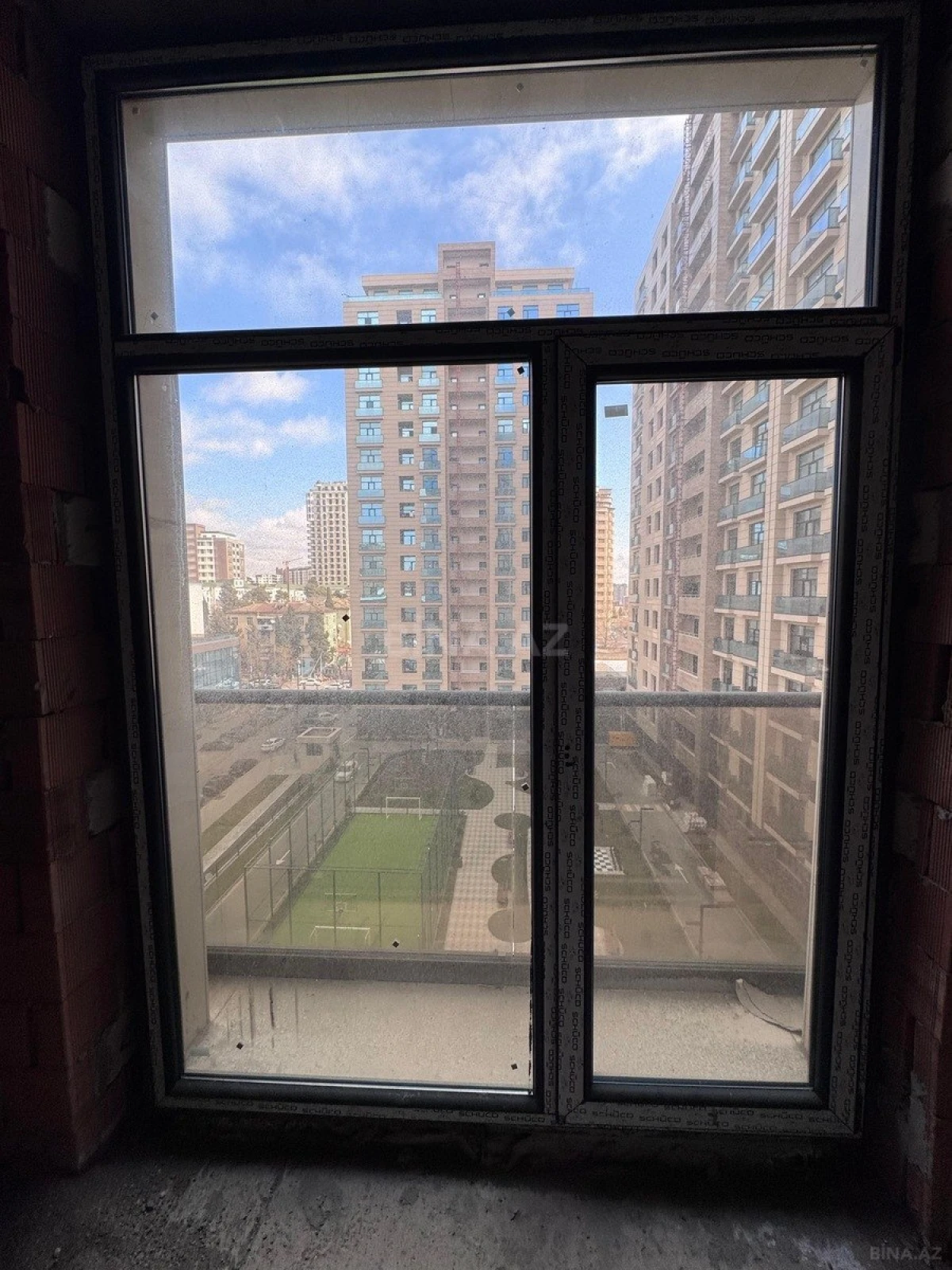 Satılır 4 otaqlı mənzil 145 m²