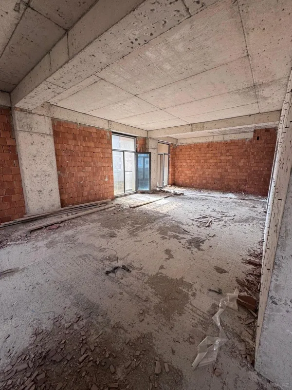 Satılır 4 otaqlı mənzil 145 m²