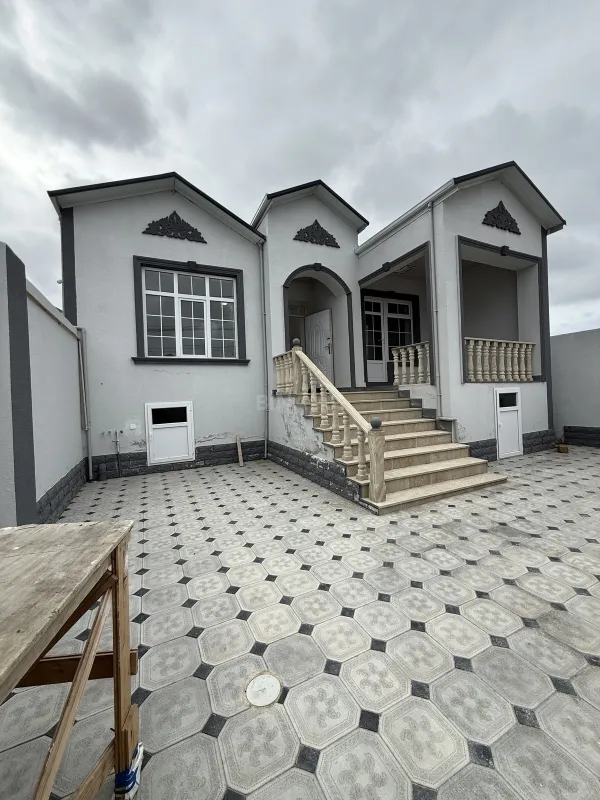 Satılır 4 otaqlı həyət evi 120 m²